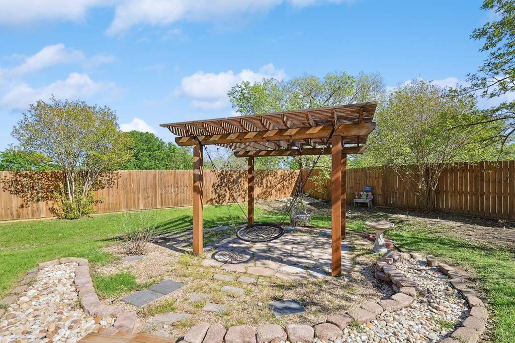 Wellness Oasis 5Br W Pool + Huge Yard + Fire Pit Vila Sachse Exterior foto